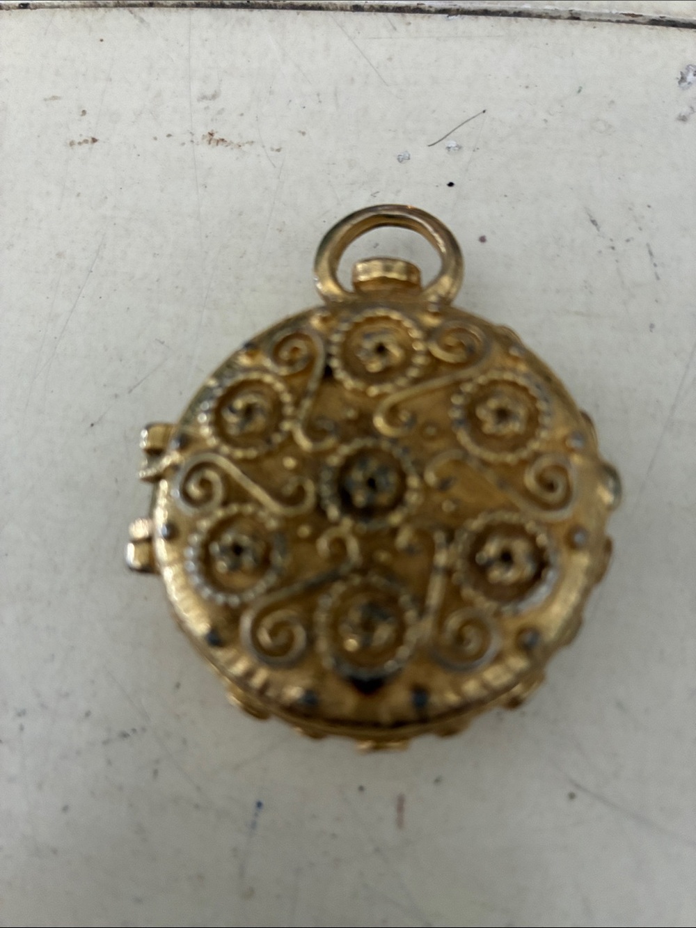 Gold Tone Filigree Locket Pendant Necklace Charm